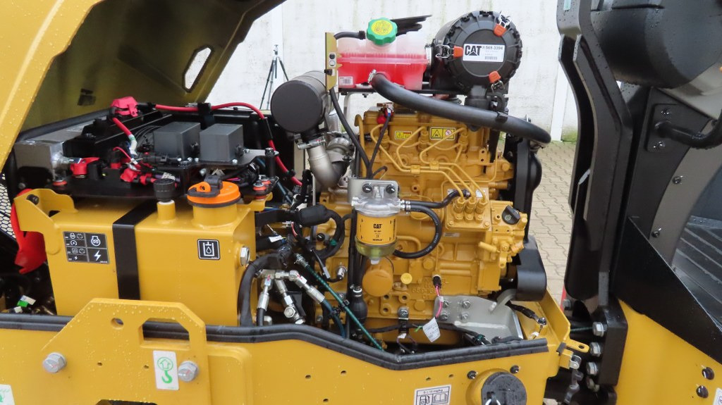 Cestný valec Caterpillar CB 2.5 GC: obrázok 10