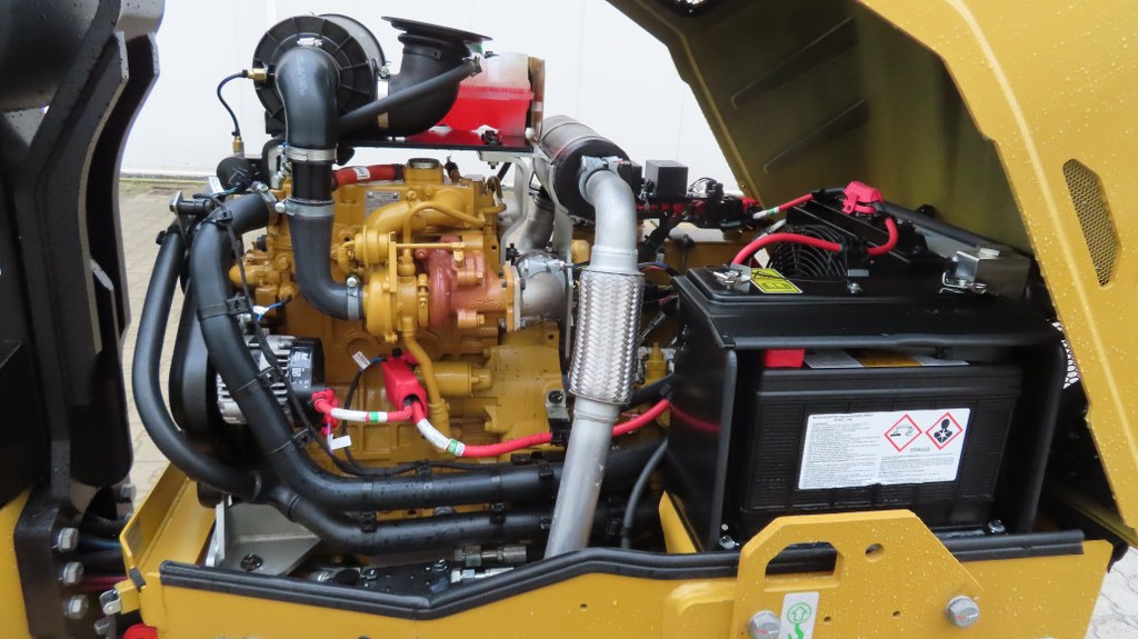 Cestný valec Caterpillar CB 2.5 GC: obrázok 9