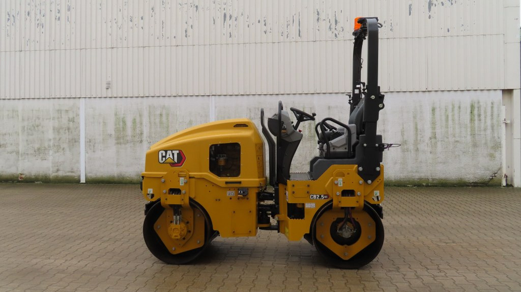 Caterpillar CB 2.5 GC - Cestný valec: obrázok 5 Caterpillar CB 2.5 GC - Cestný valec: obrázok 5