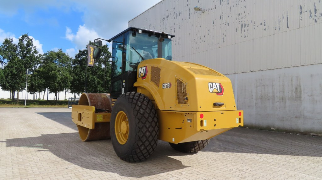 Caterpillar CS13 - Kompaktor: obrázok 4 Caterpillar CS13 - Kompaktor: obrázok 4
