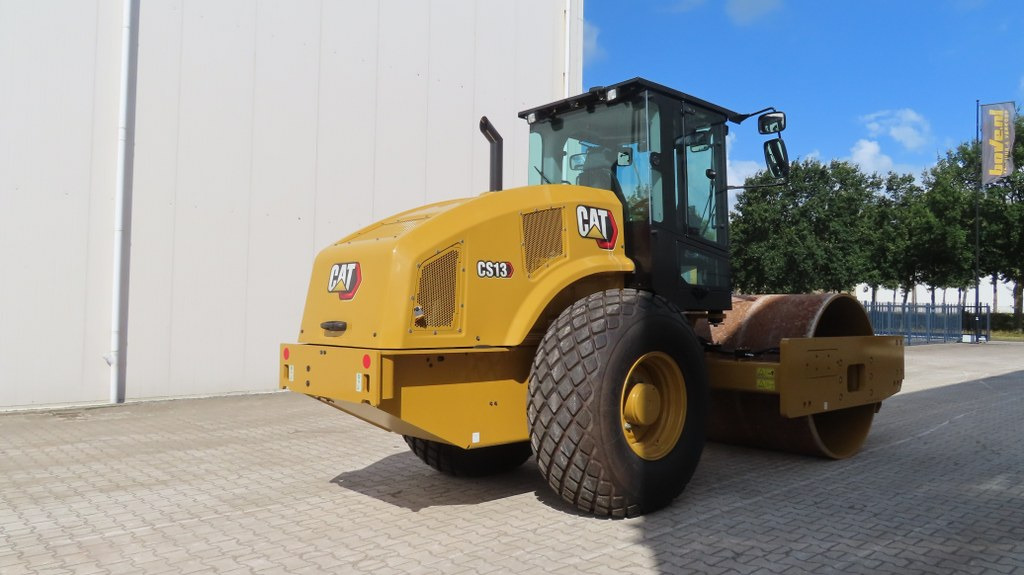 Caterpillar CS13 - Kompaktor: obrázok 2 Caterpillar CS13 - Kompaktor: obrázok 2