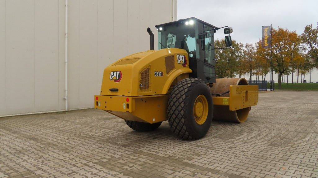 Caterpillar CS17 - Kompaktor: obrázok 2 Caterpillar CS17 - Kompaktor: obrázok 2