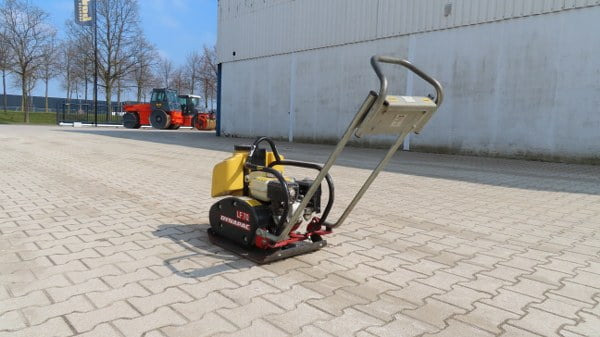 Dynapac LF 70 - Vibračná doska: obrázok 4 Dynapac LF 70 - Vibračná doska: obrázok 4