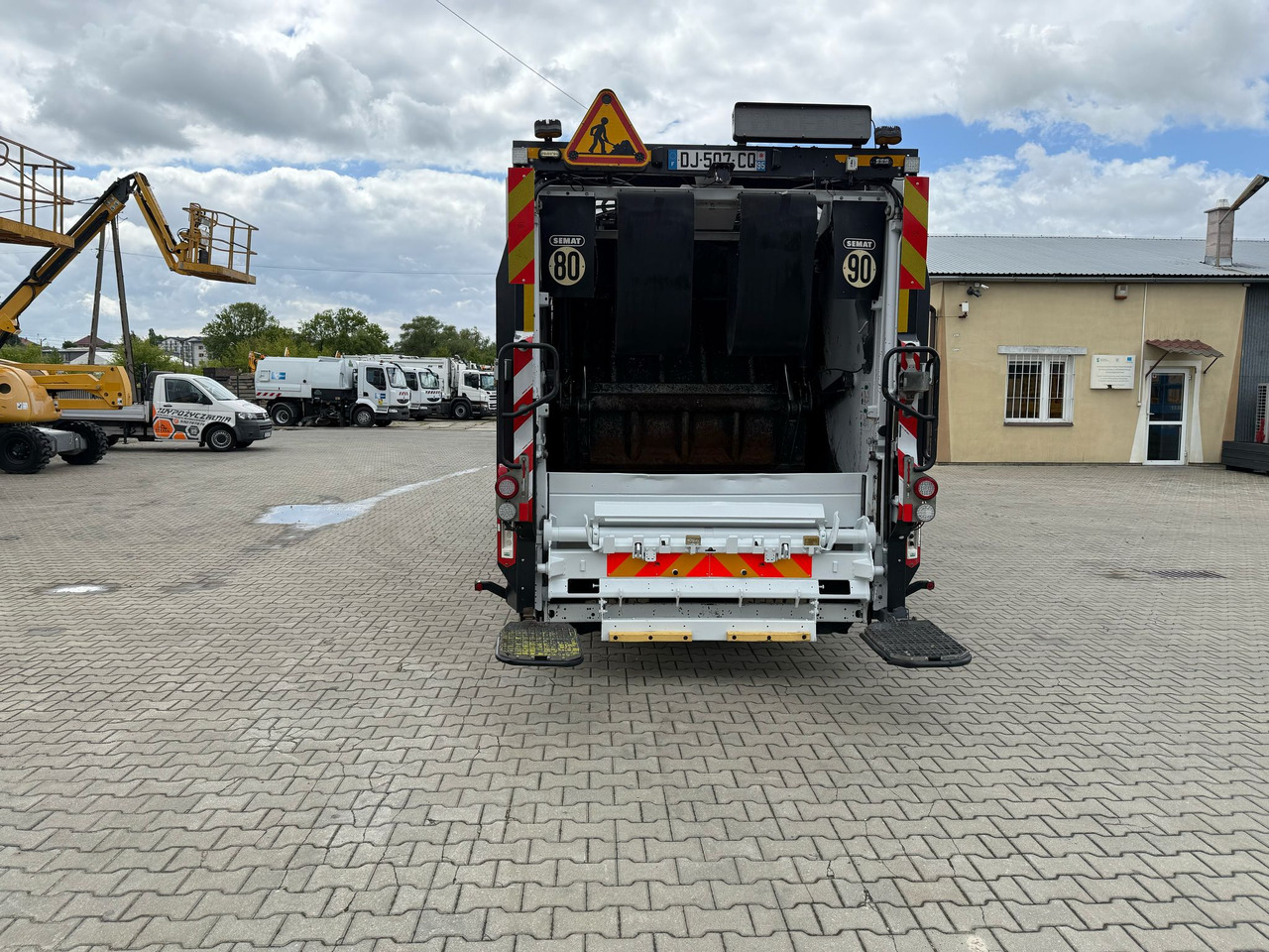 Iveco Eurocargo CNG SEMAT - Auto na odvoz odpadu: obrázok 5 Iveco Eurocargo CNG SEMAT - Auto na odvoz odpadu: obrázok 5