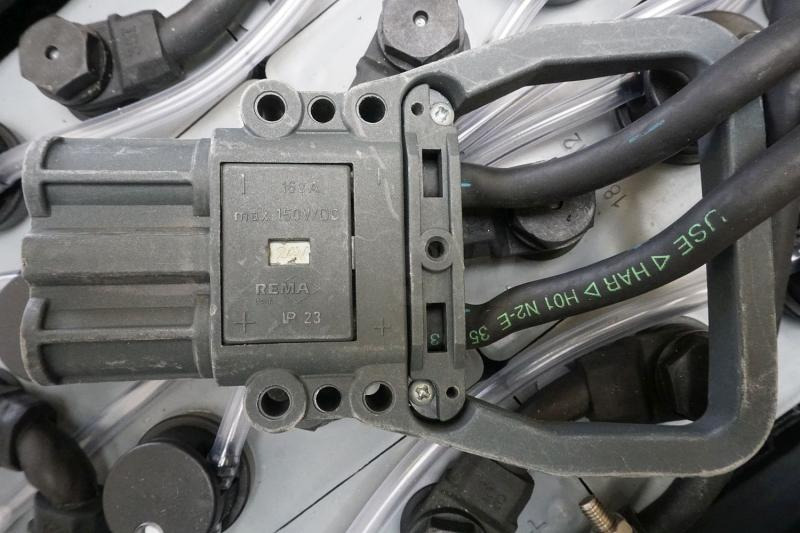 Linde 24 Volt 3 PzS 375 Ah - Akumulátor: obrázok 4 Linde 24 Volt 3 PzS 375 Ah - Akumulátor: obrázok 4