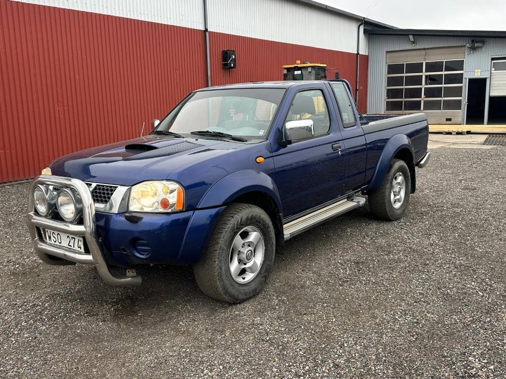 Nissan KING CAB OMB 4WD - Automobil: obrázok 1 Nissan KING CAB OMB 4WD - Automobil: obrázok 1