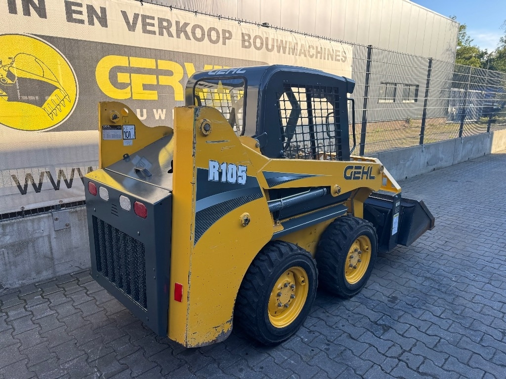 Gehl R105 - Šmykom riadený nakladač: obrázok 3 Gehl R105 - Šmykom riadený nakladač: obrázok 3