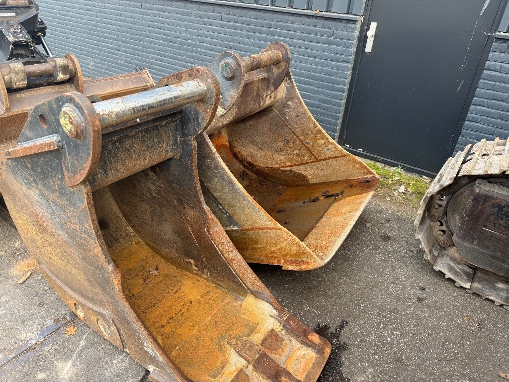 Hitachi ZX 225 US LC-3 - Pásové rýpadlo: obrázok 4 Hitachi ZX 225 US LC-3 - Pásové rýpadlo: obrázok 4