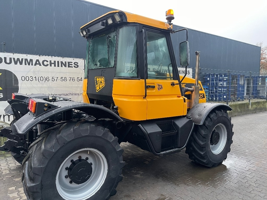 JCB Fastrac 125 - Traktor: obrázok 4 JCB Fastrac 125 - Traktor: obrázok 4