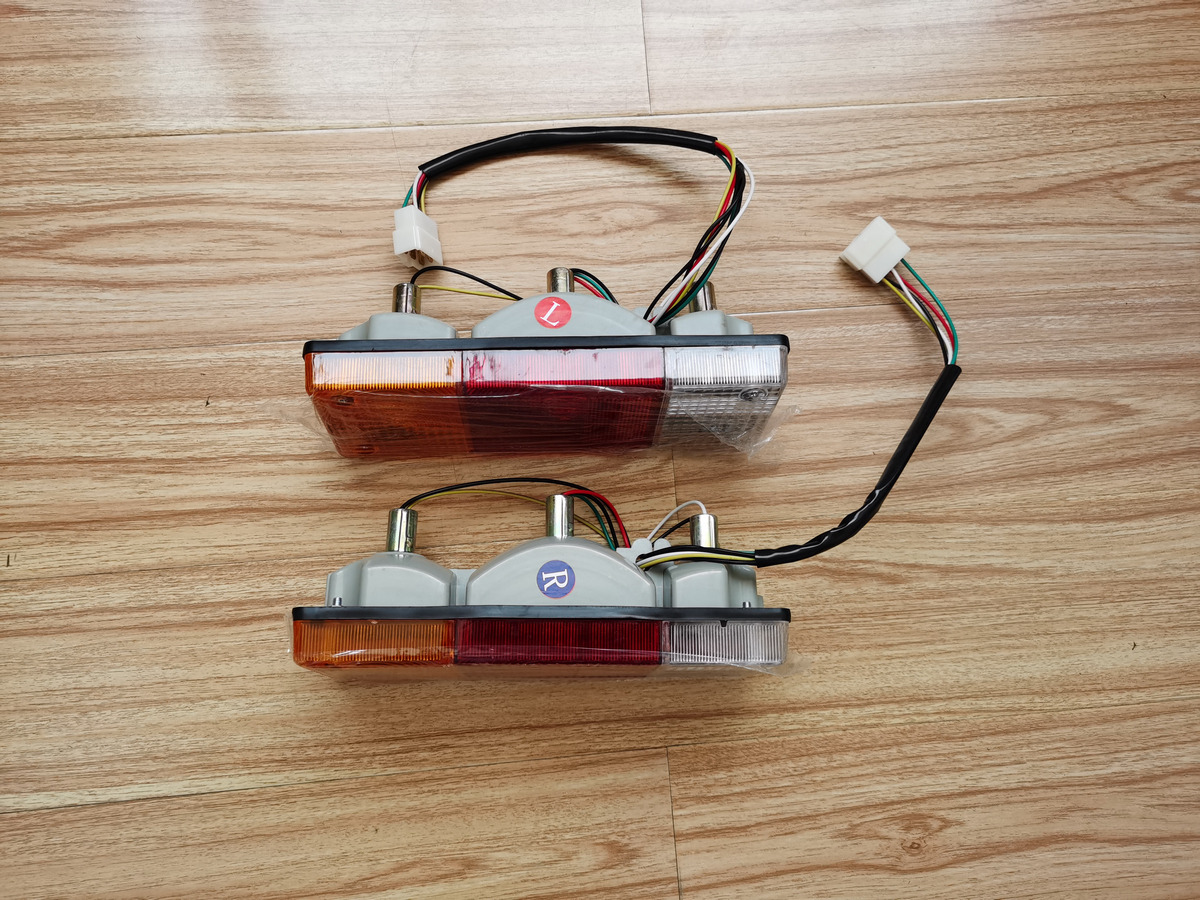 Qingdao Promising Rear Combination Light for China Loader - Zadné svetlo pre Kolesový nakladač: obrázok 1 Qingdao Promising Rear Combination Light for China Loader - Zadné svetlo pre Kolesový nakladač: obrázok 1