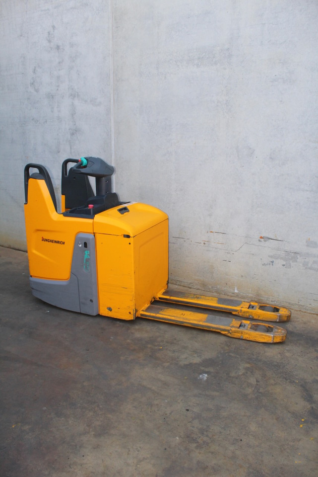 Jungheinrich ERE 120 LI-ION - Paletový vozík: obrázok 4 Jungheinrich ERE 120 LI-ION - Paletový vozík: obrázok 4