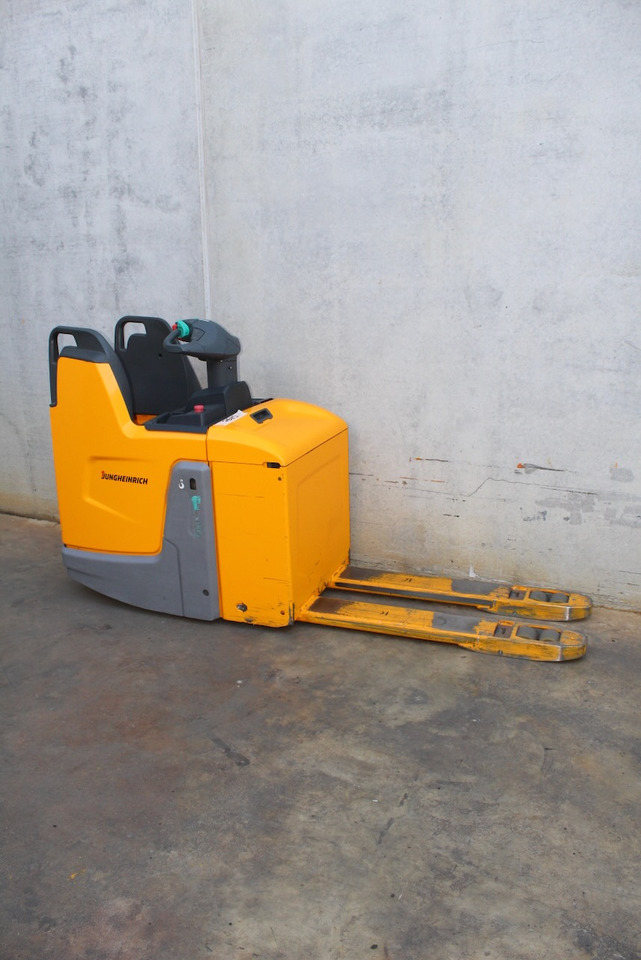 Jungheinrich ERE 225 LI-ION - Paletový vozík: obrázok 4 Jungheinrich ERE 225 LI-ION - Paletový vozík: obrázok 4