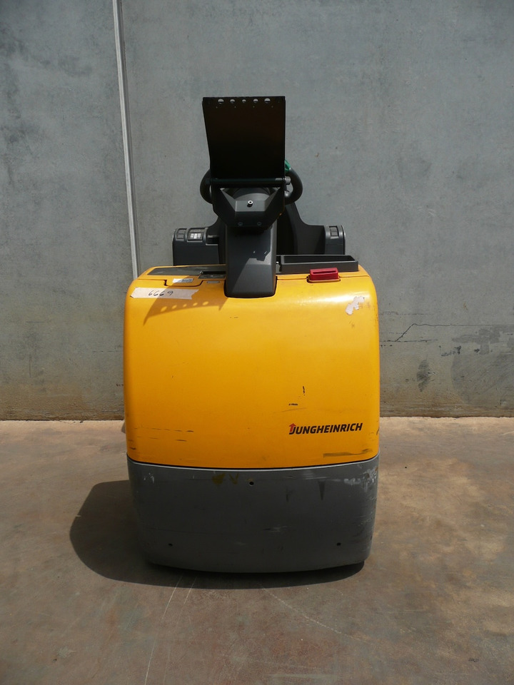 Jungheinrich EZS 350 - Elektricky tahač: obrázok 3 Jungheinrich EZS 350 - Elektricky tahač: obrázok 3