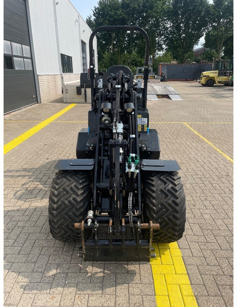 Giant G 2200 E - Kolesový nakladač: obrázok 4 Giant G 2200 E - Kolesový nakladač: obrázok 4