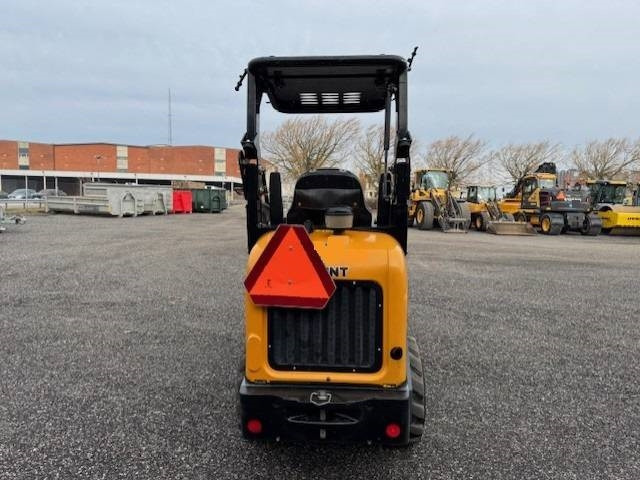 Giant D 332 SWT X-TRA - Pásový šmykom riadený nakladač: obrázok 5 Giant D 332 SWT X-TRA - Pásový šmykom riadený nakladač: obrázok 5