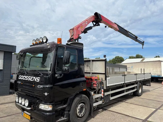 DAF CF 75.250 4x2 Fassi F215 crane Radio controlled Flat bed body - Auto s hydraulickou rukou: obrázok 2 DAF CF 75.250 4x2 Fassi F215 crane Radio controlled Flat bed body - Auto s hydraulickou rukou: obrázok 2