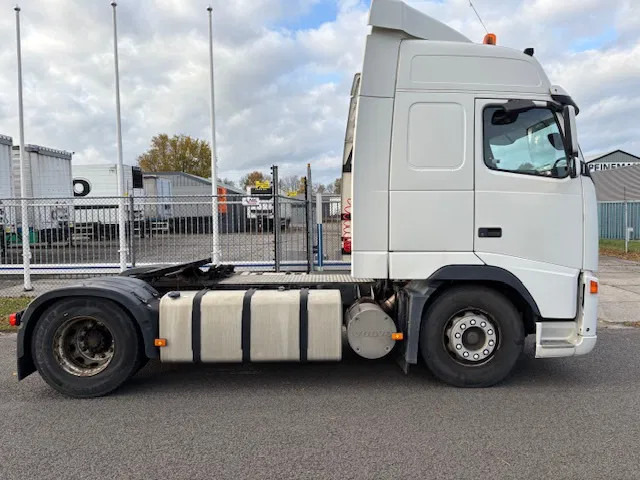 Volvo FH 12 420 E3 4x2T Globetrotter 720.000km!! Analog tacho MOT 06-2026 - Ťahač: obrázok 4 Volvo FH 12 420 E3 4x2T Globetrotter 720.000km!! Analog tacho MOT 06-2026 - Ťahač: obrázok 4