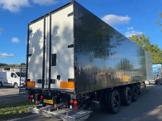 Van Eck UT-3B Steering axle 260 cm insteek Frigo carrier vector UT-3B H= 260 W= 250cm - Náves chladírenské: obrázok 4 Van Eck UT-3B Steering axle 260 cm insteek Frigo carrier vector UT-3B H= 260 W= 250cm - Náves chladírenské: obrázok 4