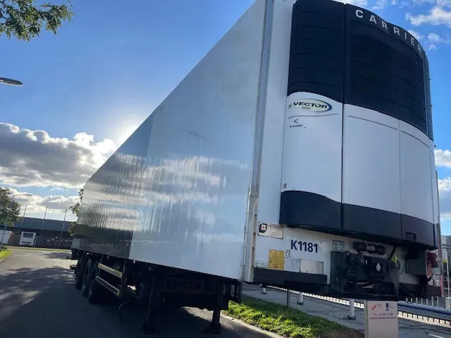 Van Eck UT-3B Steering axle 260 cm insteek Frigo carrier vector UT-3B H= 260 W= 250cm - Náves chladírenské: obrázok 3 Van Eck UT-3B Steering axle 260 cm insteek Frigo carrier vector UT-3B H= 260 W= 250cm - Náves chladírenské: obrázok 3