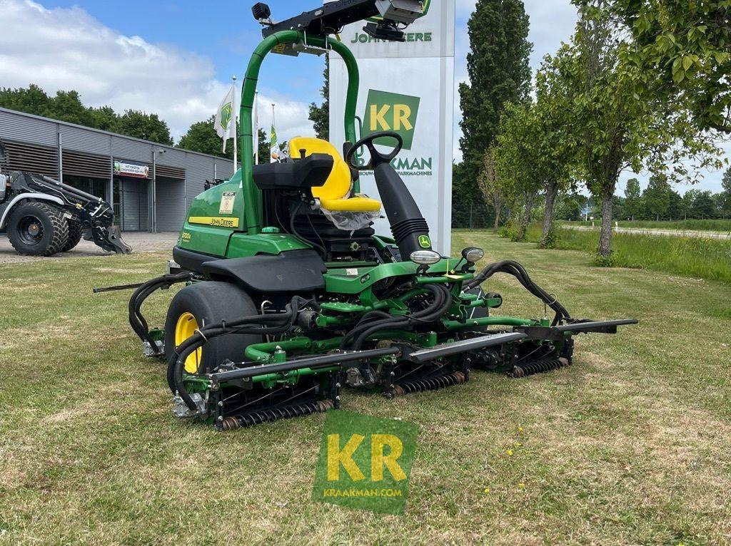 6700A John Deere - Záhradná kosačka: obrázok 2 6700A John Deere - Záhradná kosačka: obrázok 2