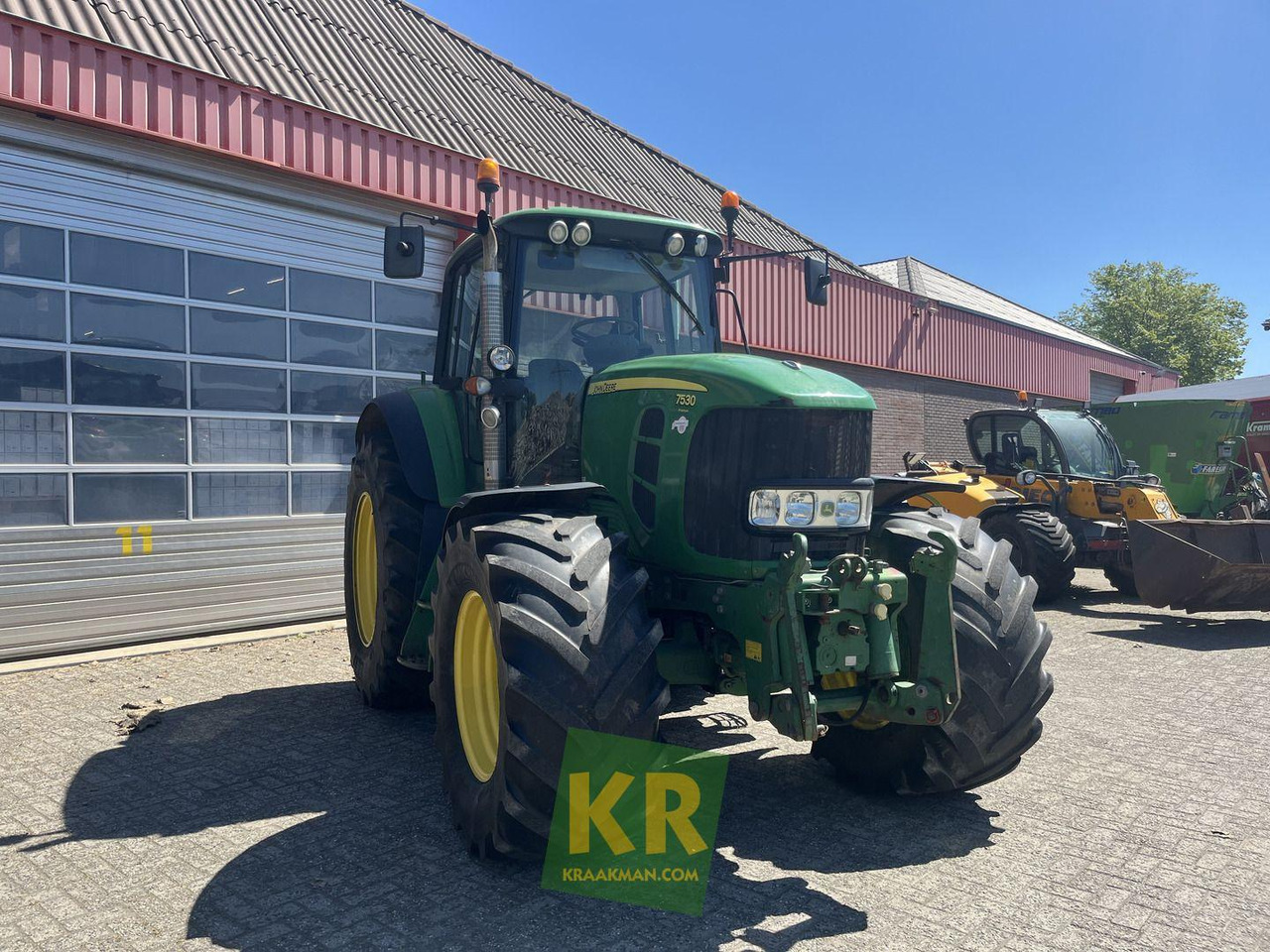7530 PREMIUM John Deere - Traktor: obrázok 2 7530 PREMIUM John Deere - Traktor: obrázok 2