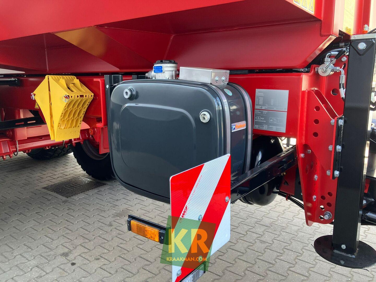 BIG BODY 900 Krampe  - Poľnohospodársky sklápěcí príves: obrázok 2 BIG BODY 900 Krampe  - Poľnohospodársky sklápěcí príves: obrázok 2