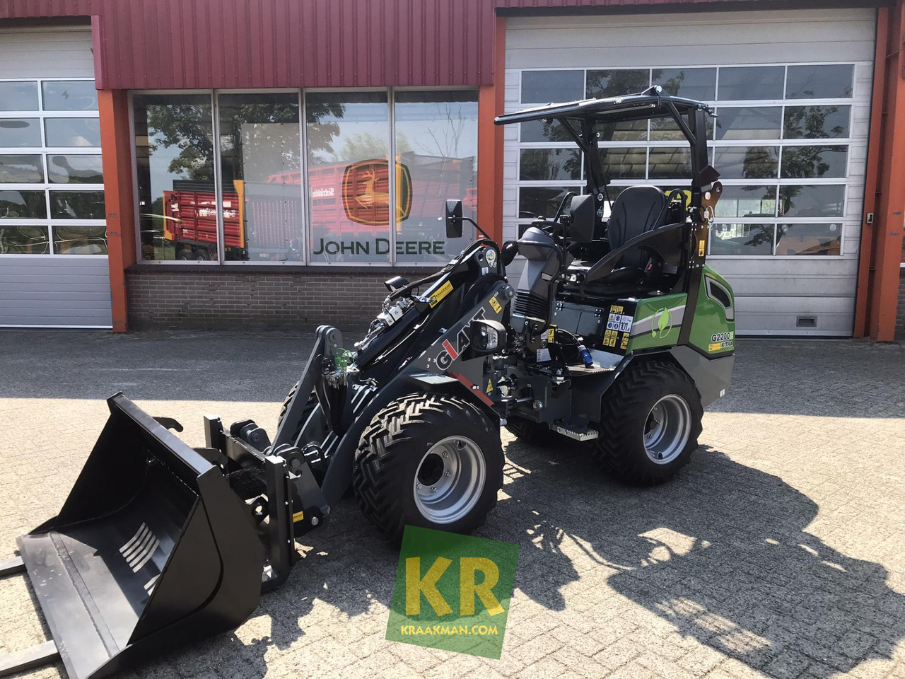 G2200E Giant - Kĺbový nakladač: obrázok 1 G2200E Giant - Kĺbový nakladač: obrázok 1