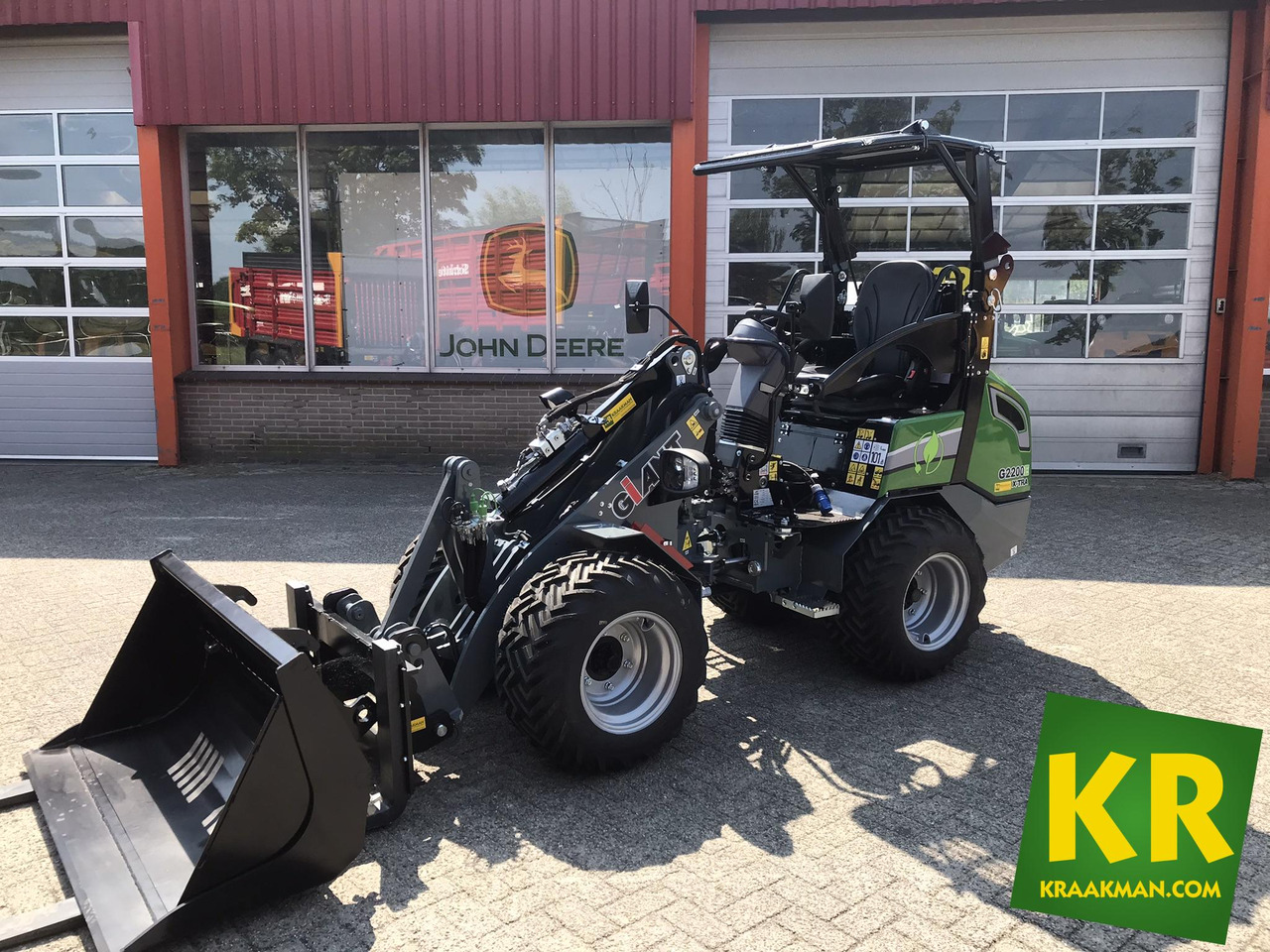 G2200E Giant - Kĺbový nakladač: obrázok 1 G2200E Giant - Kĺbový nakladač: obrázok 1
