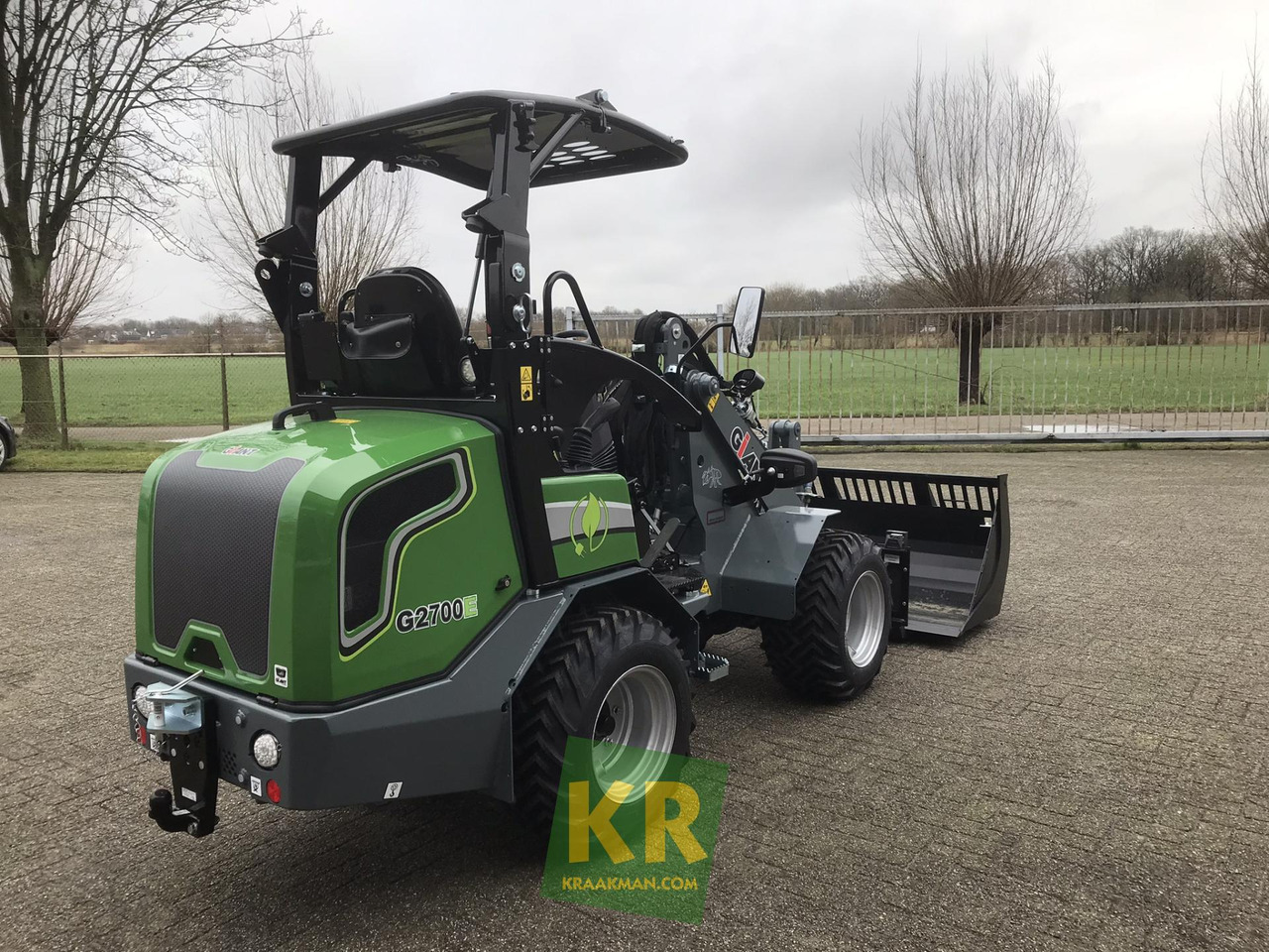 G2700E Giant - Kĺbový nakladač: obrázok 4 G2700E Giant - Kĺbový nakladač: obrázok 4