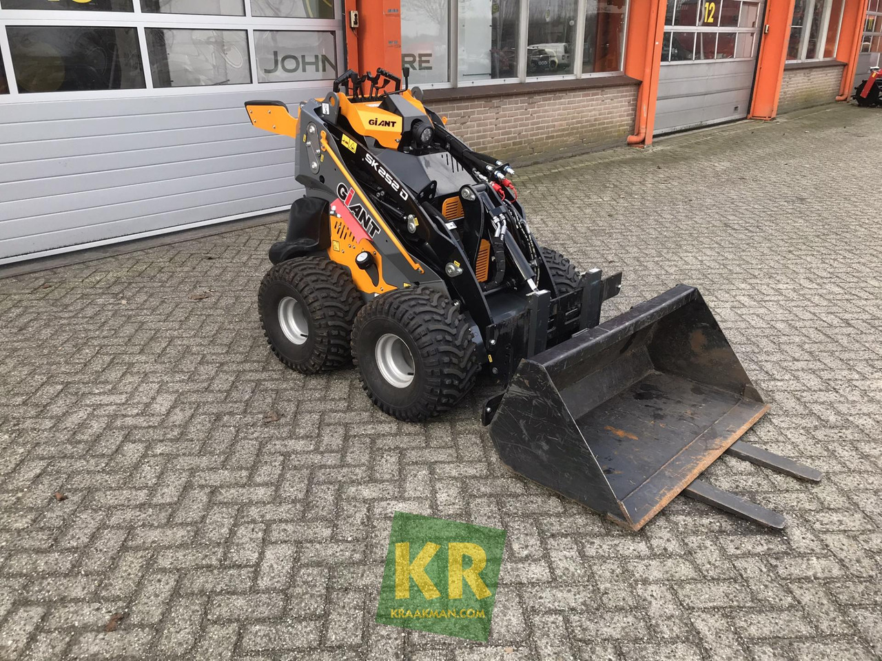 Giant SK252D - Kĺbový nakladač: obrázok 2 Giant SK252D - Kĺbový nakladač: obrázok 2