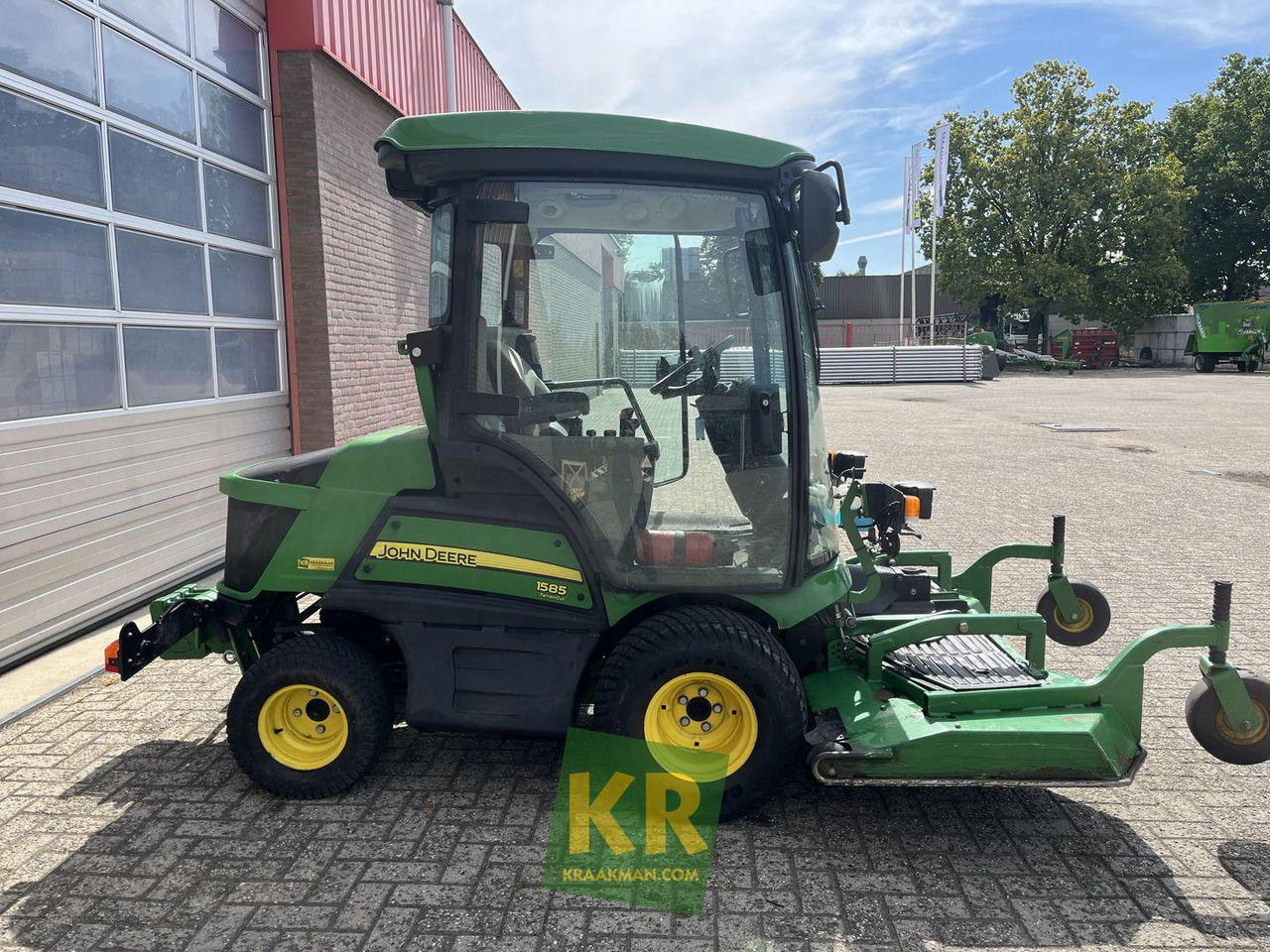 John Deere 1585 - Záhradná kosačka: obrázok 3 John Deere 1585 - Záhradná kosačka: obrázok 3