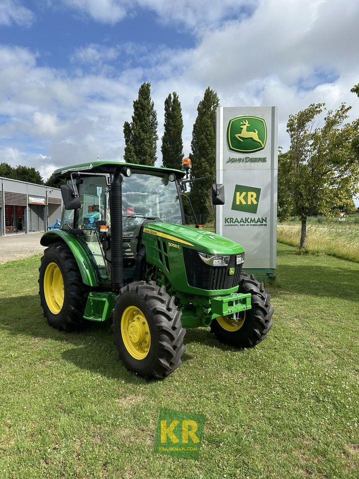 John Deere 5058E - Traktor: obrázok 3 John Deere 5058E - Traktor: obrázok 3