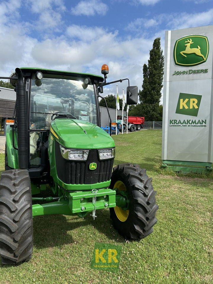 John Deere 5058E - Traktor: obrázok 2 John Deere 5058E - Traktor: obrázok 2