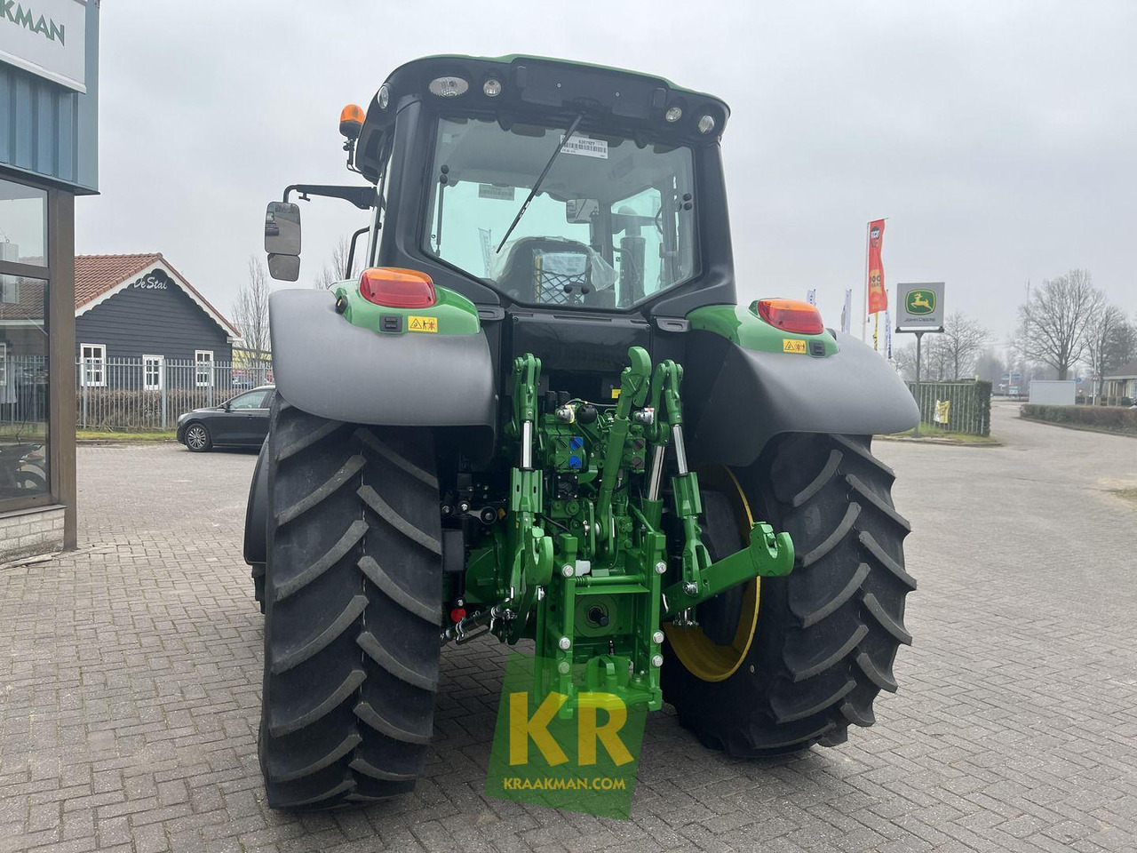 John Deere 6100M - Traktor: obrázok 4 John Deere 6100M - Traktor: obrázok 4