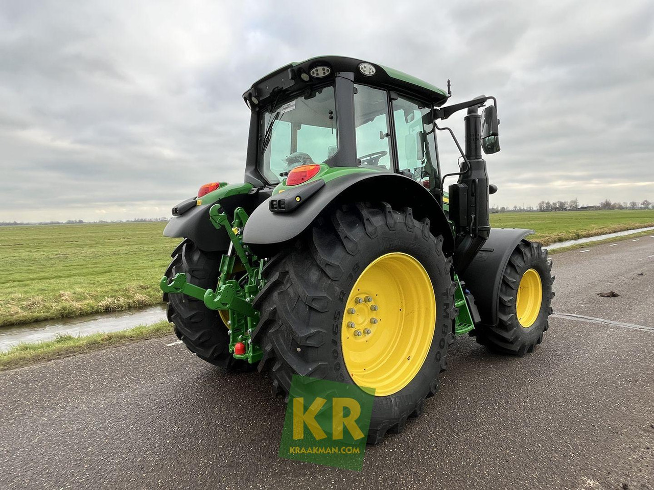 John Deere 6120M - Traktor: obrázok 5 John Deere 6120M - Traktor: obrázok 5