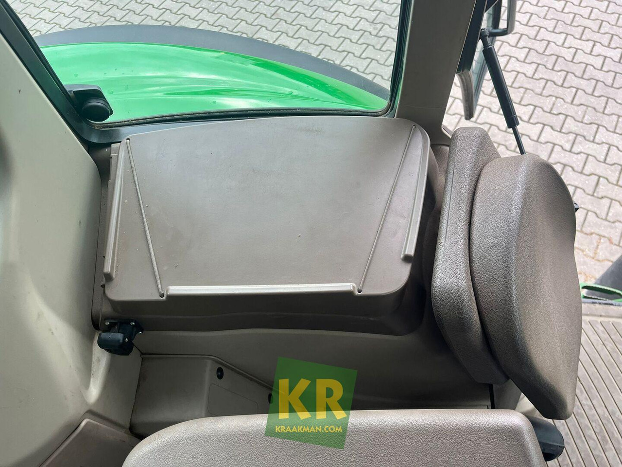 John Deere 6120M - Traktor: obrázok 3 John Deere 6120M - Traktor: obrázok 3