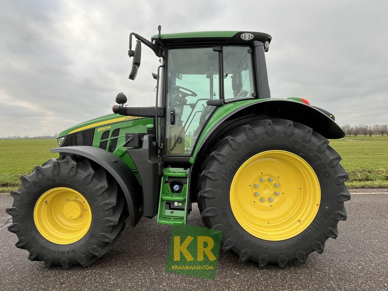 John Deere 6120M - Traktor: obrázok 2 John Deere 6120M - Traktor: obrázok 2