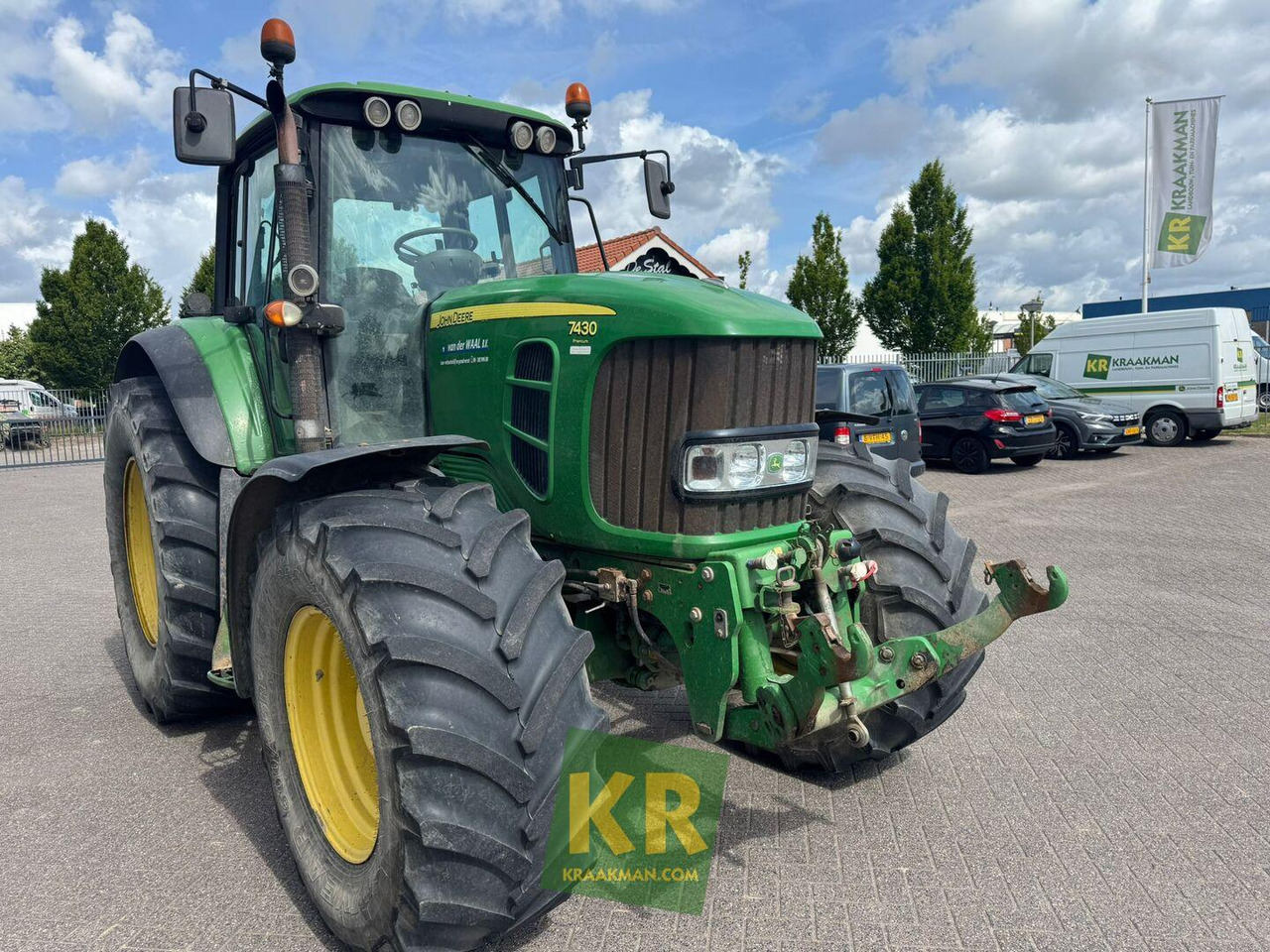John Deere 7430 PREMIUM - Traktor: obrázok 4 John Deere 7430 PREMIUM - Traktor: obrázok 4