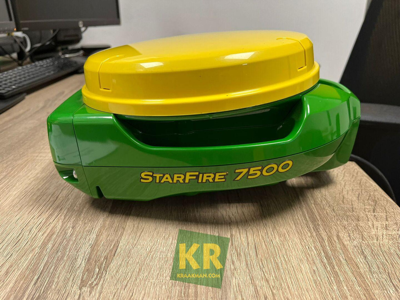 John Deere STARFIRE 7500 RECEIVER - Navigačný systém: obrázok 2 John Deere STARFIRE 7500 RECEIVER - Navigačný systém: obrázok 2