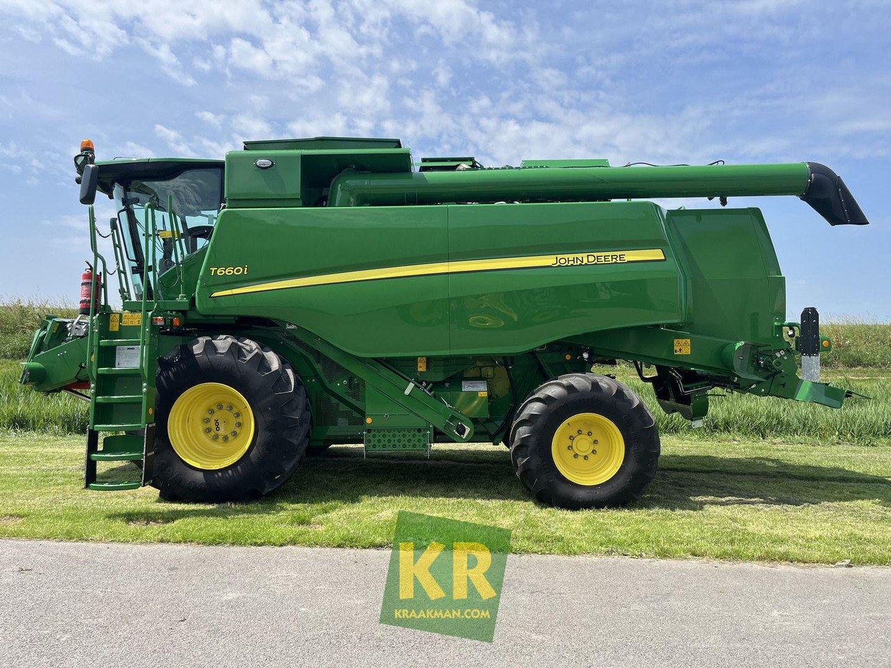 John Deere T660 - Obilný kombajn: obrázok 2 John Deere T660 - Obilný kombajn: obrázok 2