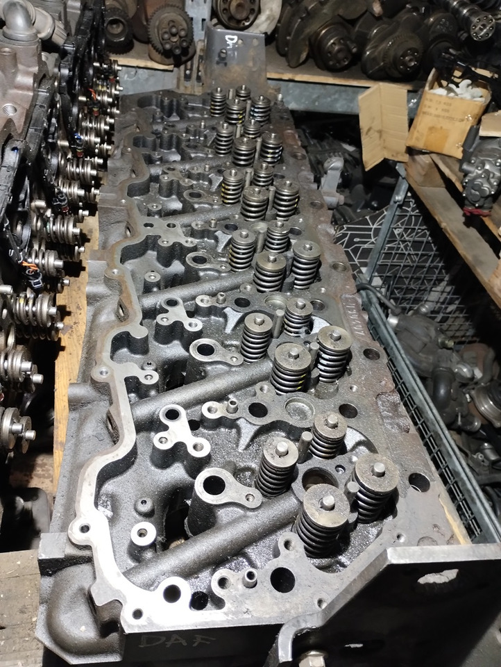 GŁOWICA SILNIKA DAF XF 105 CF 85 EURO 5 1695611 - Hlava valcov: obrázok 1 GŁOWICA SILNIKA DAF XF 105 CF 85 EURO 5 1695611 - Hlava valcov: obrázok 1