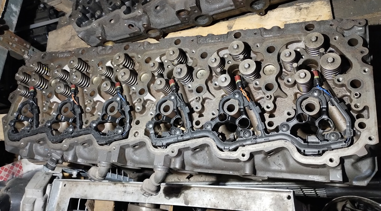 GŁOWICA SILNIKA DAF XF105 410 460 CF85 EURO5 E5 0963466 - Hlava valcov: obrázok 1 GŁOWICA SILNIKA DAF XF105 410 460 CF85 EURO5 E5 0963466 - Hlava valcov: obrázok 1