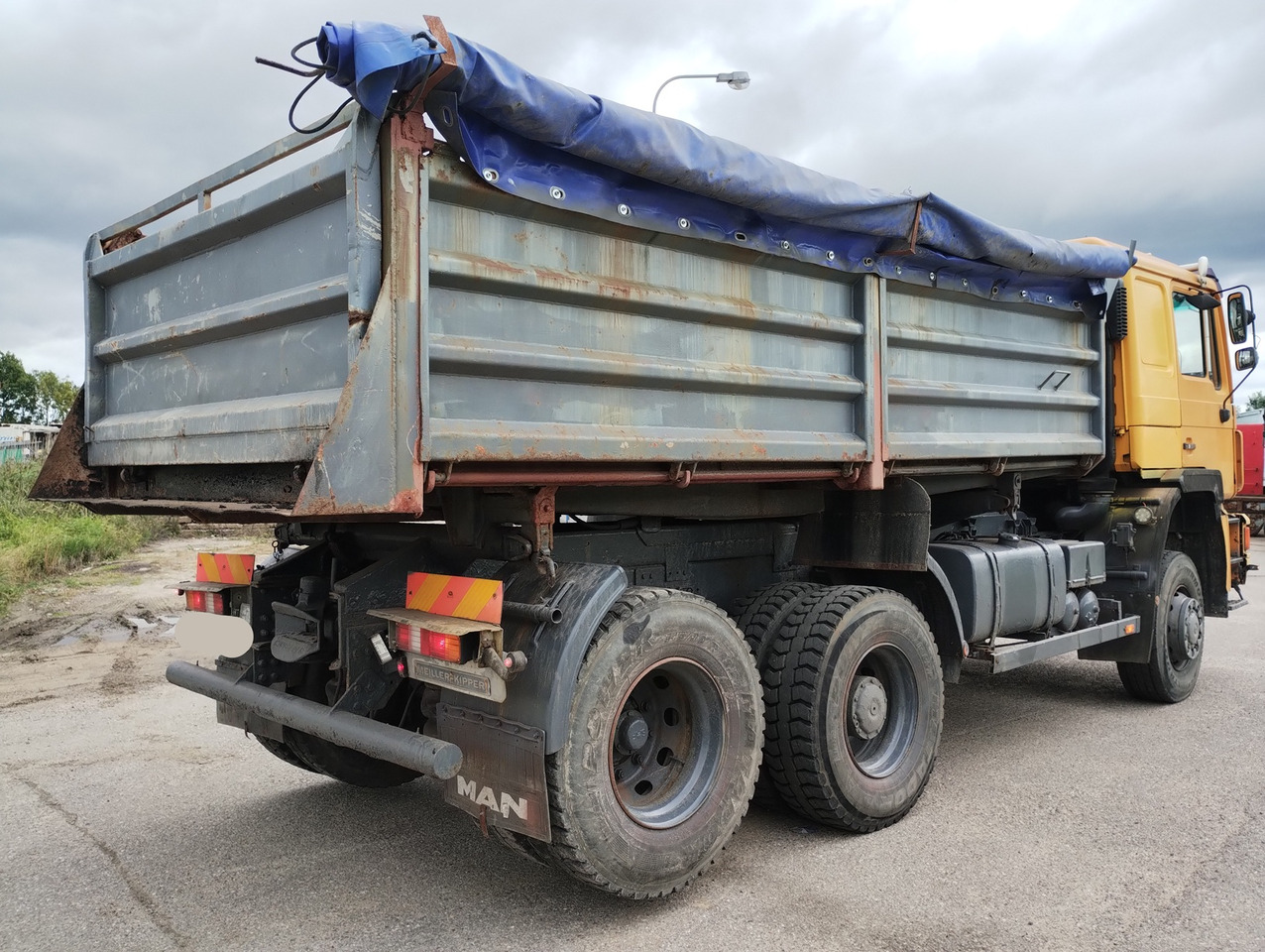 MAN F90 19-372 6X4 - 4 - Sklápač: obrázok 4 MAN F90 19-372 6X4 - 4 - Sklápač: obrázok 4