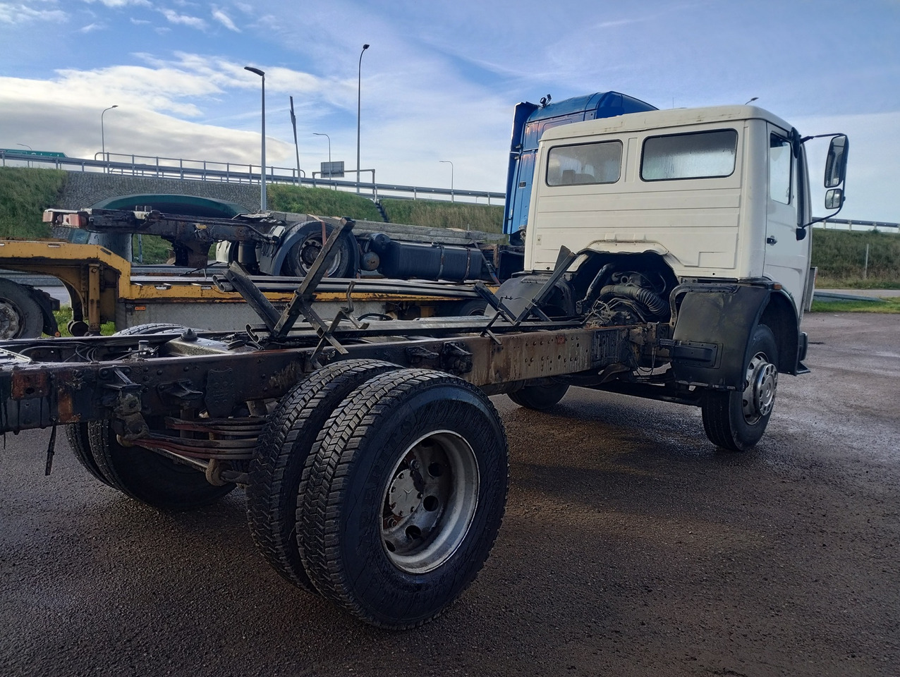 MERCEDES-BENZ 1620 - Podvozek s kabinou: obrázok 3 MERCEDES-BENZ 1620 - Podvozek s kabinou: obrázok 3
