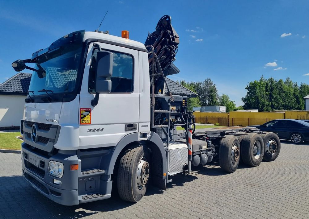 Mercedes-Benz Actros 3244 - Podvozek s kabinou: obrázok 1 Mercedes-Benz Actros 3244 - Podvozek s kabinou: obrázok 1