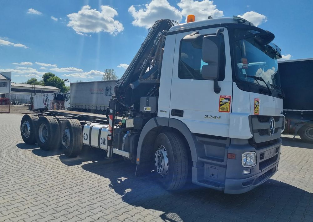 Mercedes-Benz Actros 3244 - Podvozek s kabinou: obrázok 2 Mercedes-Benz Actros 3244 - Podvozek s kabinou: obrázok 2