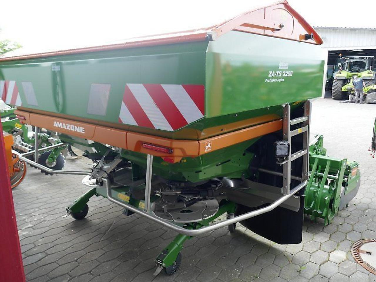 Amazone za-ts profis hydro 3200 - abgelagert top ausstattung! - Rozmetač hnojiva: obrázok 3 Amazone za-ts profis hydro 3200 - abgelagert top ausstattung! - Rozmetač hnojiva: obrázok 3