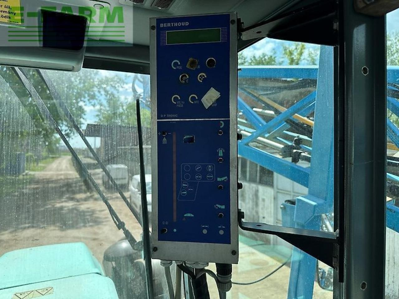 Ťahaný postrekovač Berthoud boxer 3000r: obrázok 34