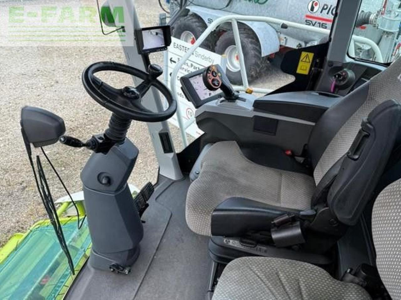 CLAAS JAGUAR 960 4WD - Samohybná rezačka: obrázok 5 CLAAS JAGUAR 960 4WD - Samohybná rezačka: obrázok 5