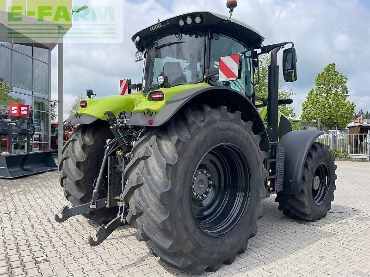 CLAAS axion 870 cmatic - stage v CMATIC - Traktor: obrázok 3 CLAAS axion 870 cmatic - stage v CMATIC - Traktor: obrázok 3